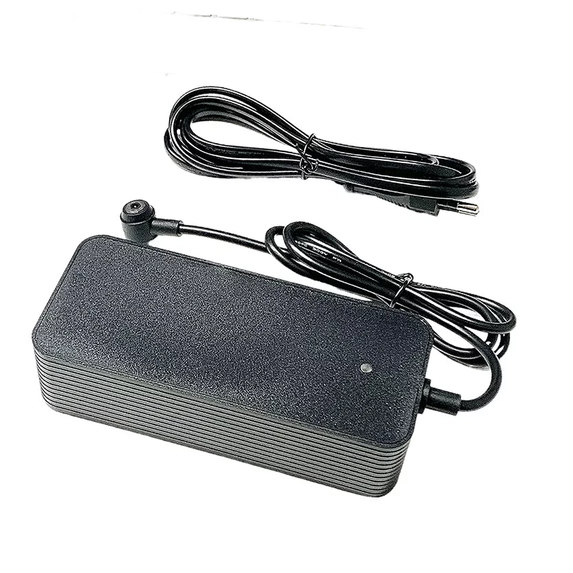 Chargeur trottinette XIAOMI MI4 / 4 PRO